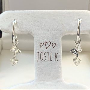 *Certified* 0.20ct 18K Diamond Earrings